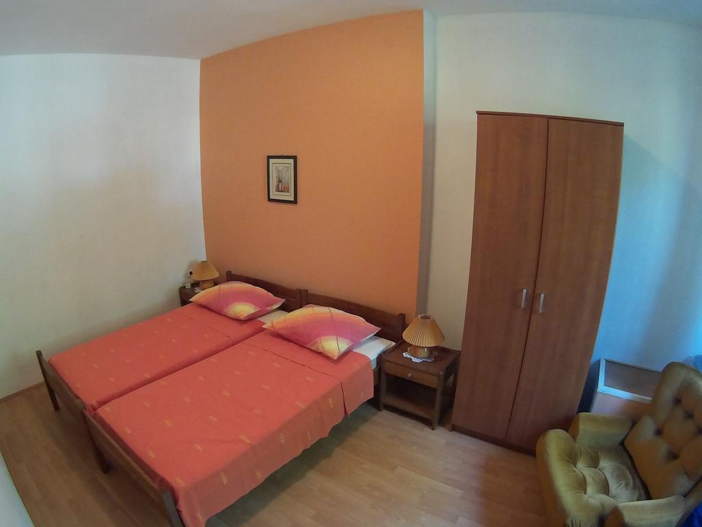 Vesna Apartment プーラ エクステリア 写真