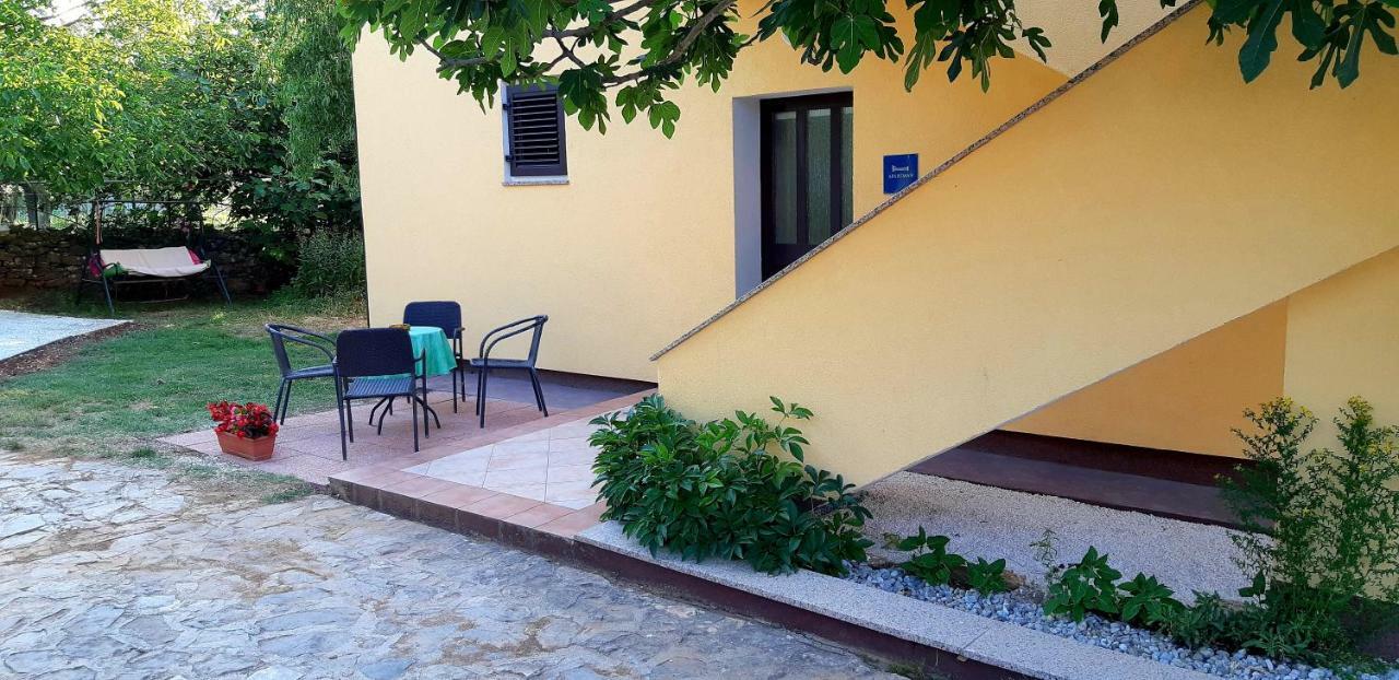 Vesna Apartment プーラ エクステリア 写真