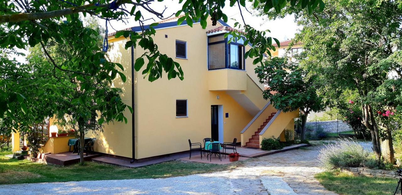 Vesna Apartment プーラ エクステリア 写真