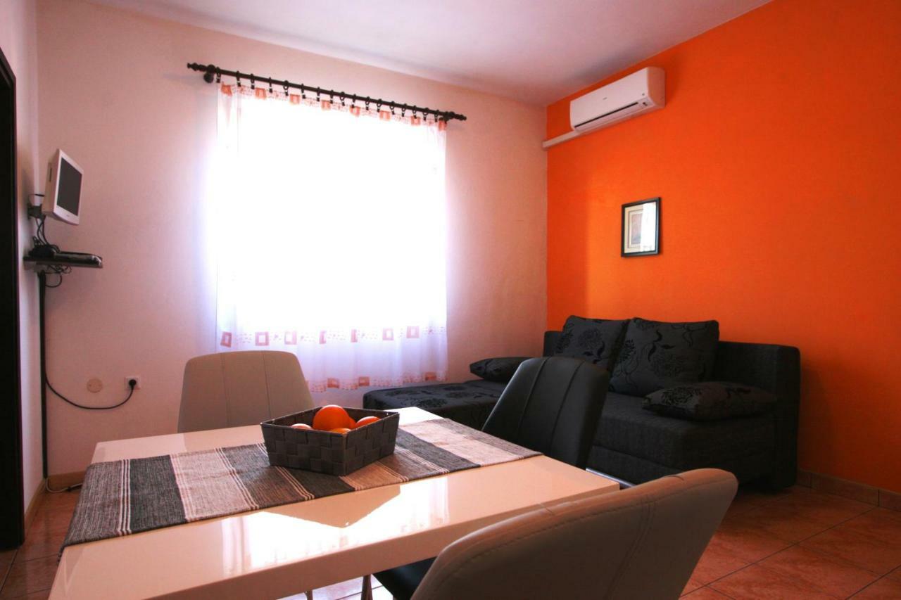 Vesna Apartment プーラ エクステリア 写真