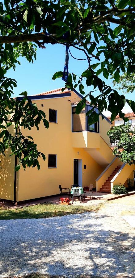 Vesna Apartment プーラ エクステリア 写真